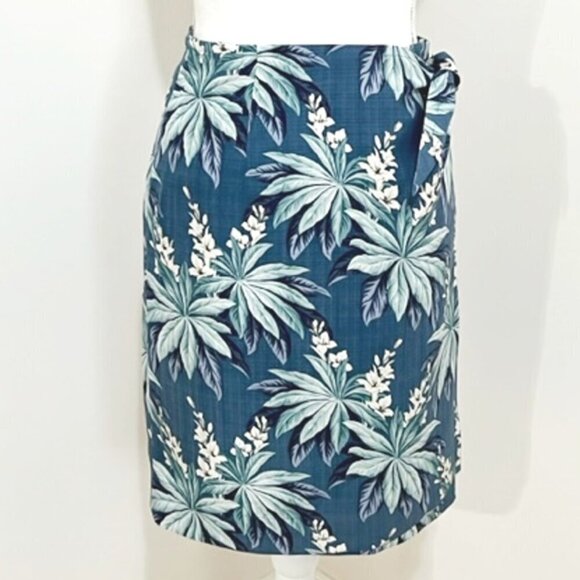 Tommy Bahama Dresses & Skirts - Tommy Bahama 100% Silk Blue Floral Wrap Skirt Tropical Size XS